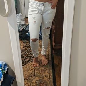 AEO White ripped jeans